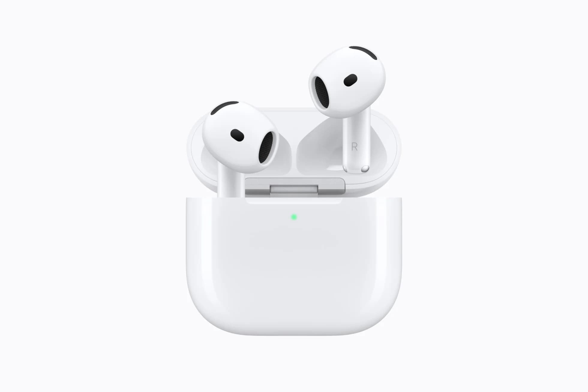 AirPods 5 visas tillsammans med sitt vita laddningsetui.