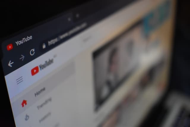 Bugg i YouTube gör att du slipper reklam