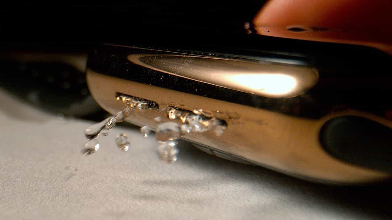 Se Apple Watch spotta ut vatten i Slow Motion