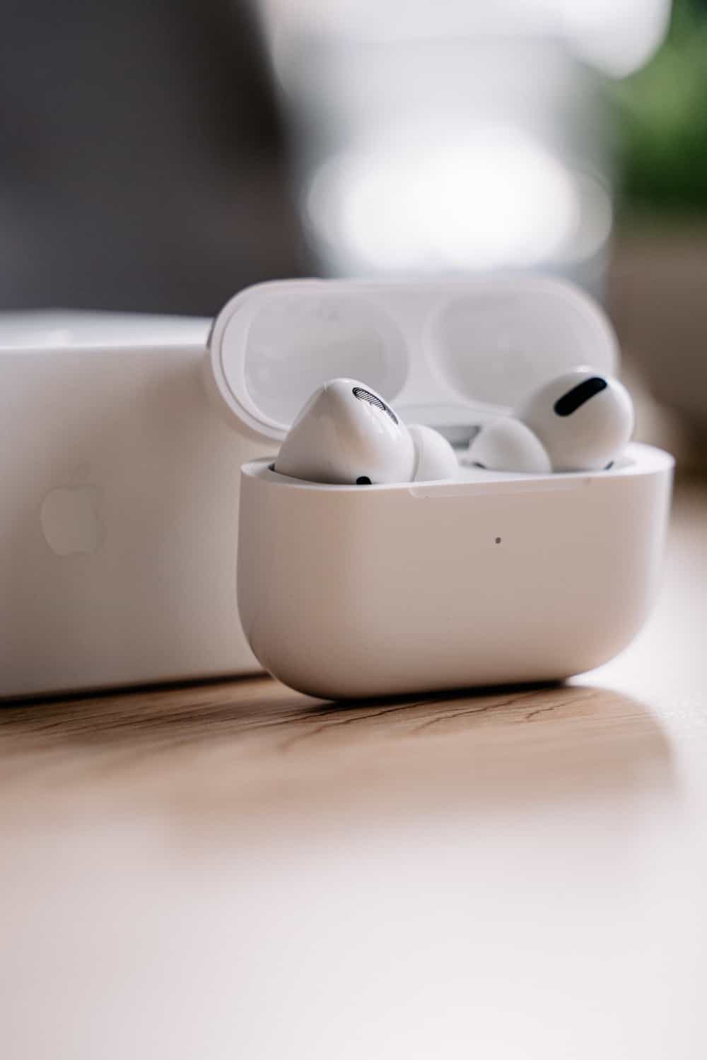 Apple har uppdaterat AirPods Pro till 2D27