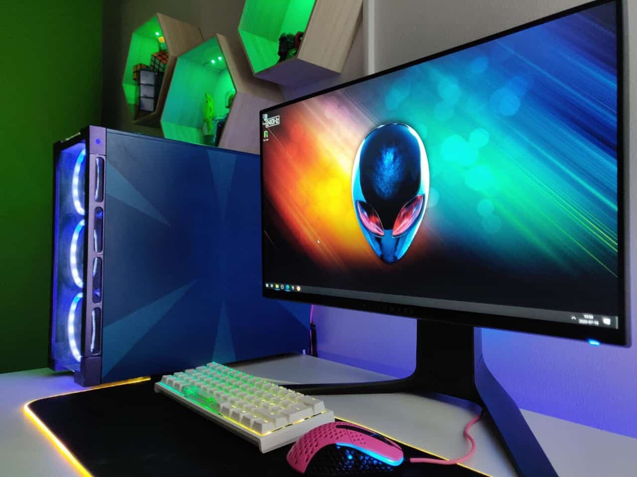 Stilren gamingskärm från Alienware med 240hz och 1ms