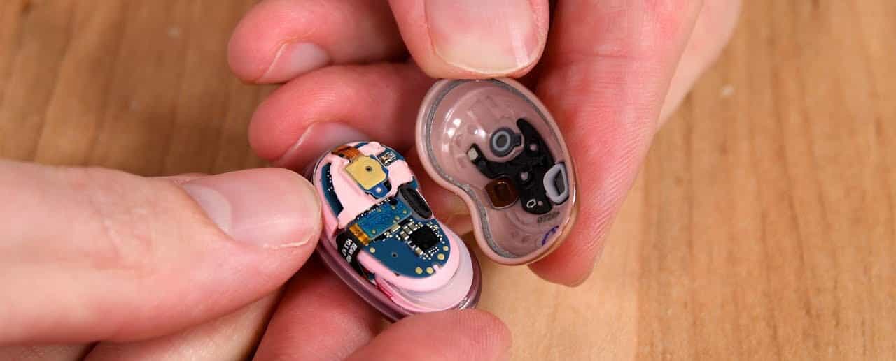 iFixit plockar isär Galaxy Buds Live