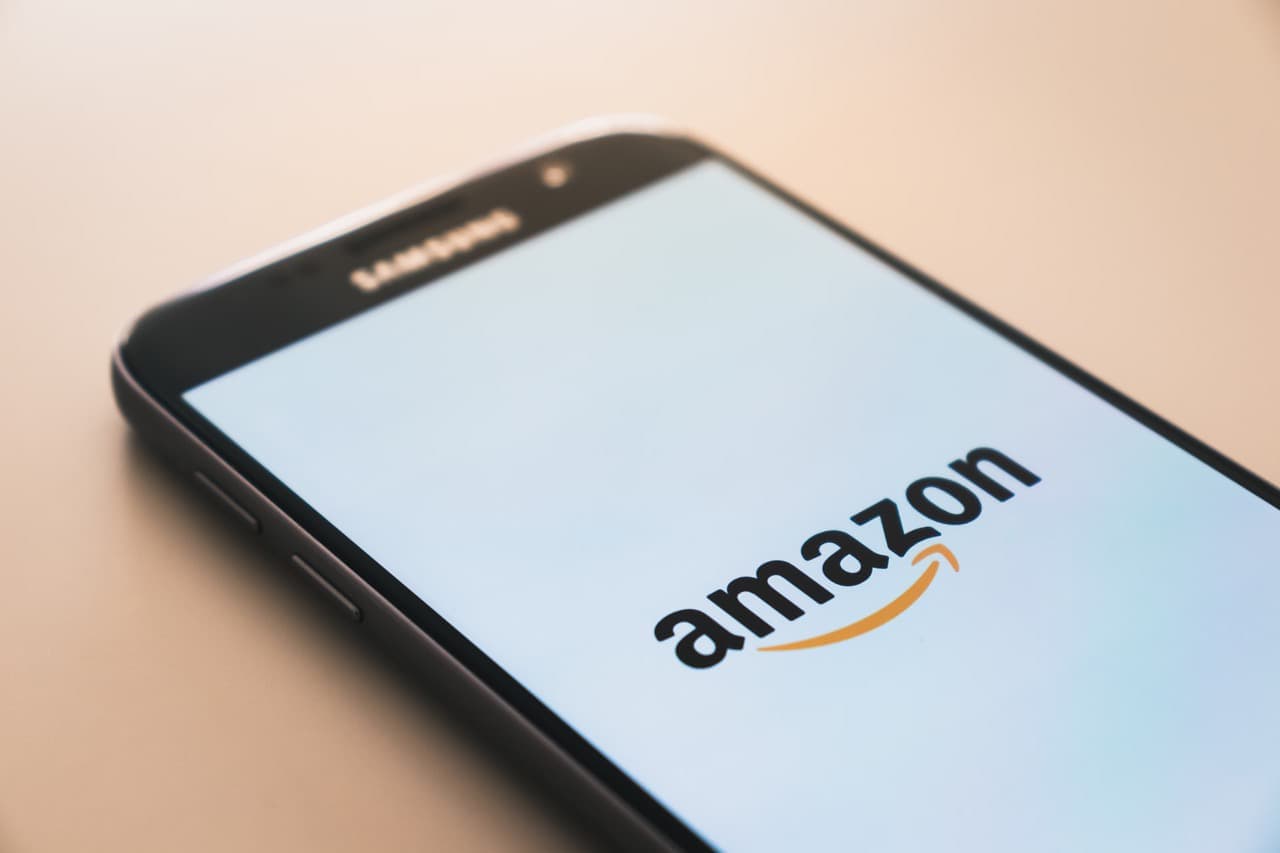 Jeff Bezos slutar som vd för Amazon