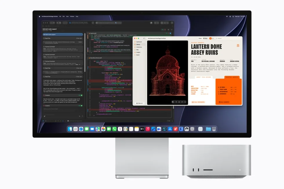 Mac Studio bredvid en Studio Display som visar kod i Xcode och en app med AI-integration.