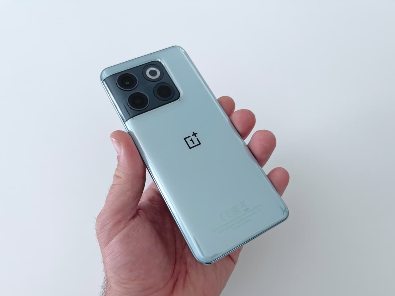 OnePlus 10T baksida