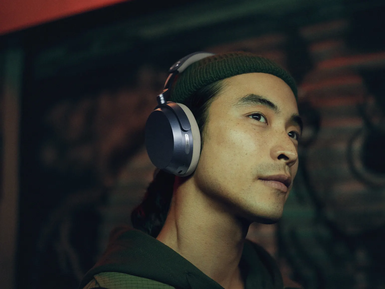 Sennheiser lanserar Momentum 5 med bättre brusreducering och utbytbart batteri