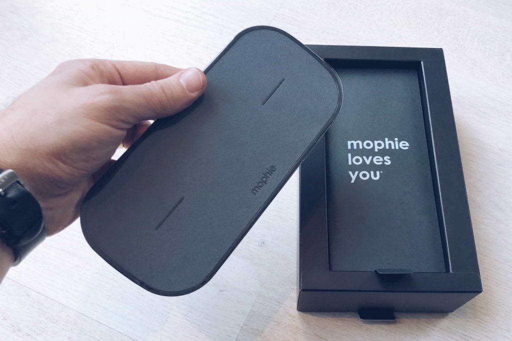 Unboxing Mophie dual wireless charging pad
