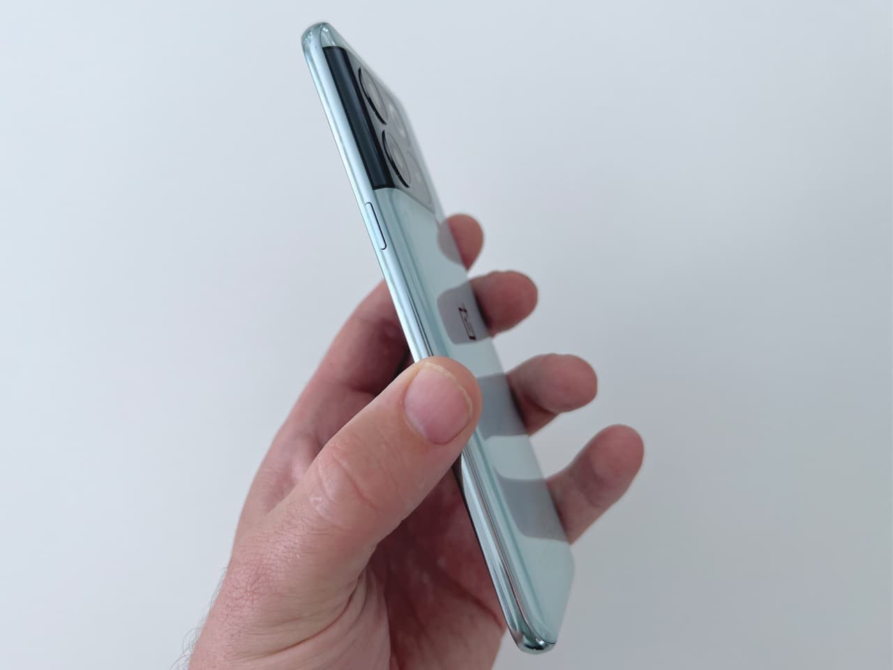 OnePlus 10T höger sida